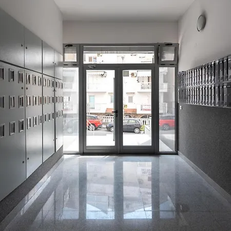 Apartment Ancora 3 *